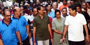 പുത്തരിക്കണ്ടം മൈതാനിയിലെ 'പുലരി കൂട്ടായ്മ' യോടൊപ്പം പുത്തരിക്കണ്ടം മൈതാനിയിൽ