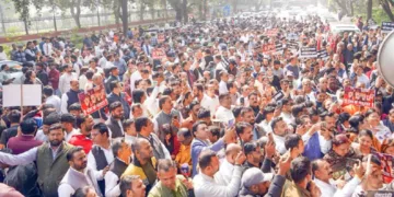 ആഗോള എഐ ഉച്ചകോടിക്കിടെ രാജ്യത്തിന്റെ പ്രശസ്തിക്ക് കളങ്കം വരുത്താന്‍ ശ്രമിച്ച നടപടിയില്‍ പ്രതിഷേധിച്ച്
ന്യൂദല്‍ഹിയിലെ കോണ്‍ഗ്രസ് ആസ്ഥാനത്തേക്ക് ബിജെപി സംസ്ഥാന കമ്മിറ്റി സംഘടിപ്പിച്ച മാര്‍ച്ച്‌