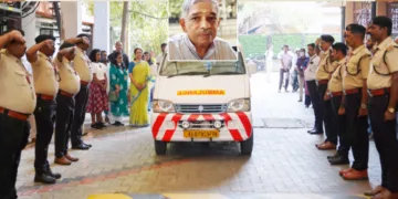 പി. അയ്യപ്പന്റെ ഭൗതികദേഹവുമായി പോകുന്ന ആംബുലന്‍സിന് അമൃത ആശുപത്രിയിലെ ഡോക്ടര്‍മാരും ജീവനക്കാരും ചേര്‍ന്ന് ഗാര്‍ഡ് ഓഫ് ഓണര്‍ നല്‍കുന്നു