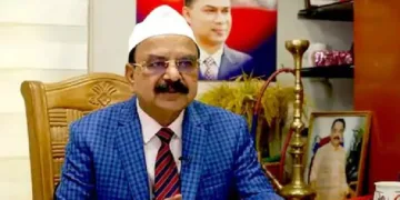 ബംഗ്ലാദേശിലെ ബിഎന്‍പിയുടെ ഹിന്ദു സ്ഥാനാര്‍ത്ഥിയാണെങ്കിലും തഖിയ്യ (മുസ്ലിം തൊപ്പി) ധരിച്ച് പ്രത്യക്ഷപ്പെടേണ്ടി വരുന്ന ഗ്യാനേശ്വര്‍ ചന്ദ്ര റോയി