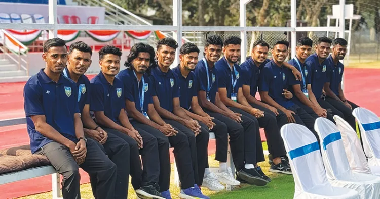 കേരള ടീം സിലാപത്താര്‍ ഫുട്‌ബോള്‍ സ്‌റ്റേഡിയത്തില്‍