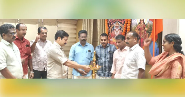 കെഎസ്ടി എംപ്ലോയീസ് സംഘ് സംസ്ഥാന പ്രവര്‍ത്തക സമിതി യോഗം ബിഎംഎസ് സംസ്ഥാന സെക്രട്ടറി കെ.വി. മധുകുമാര്‍ ഉദ്ഘാടനം ചെയ്യുന്നു