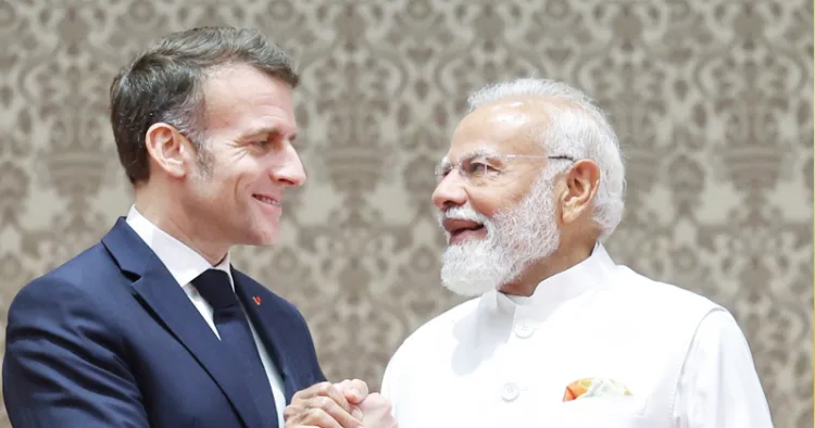 മുംബൈയില്‍ ഭാരതം- ഫ്രാന്‍സ് ഇന്നവേഷന്‍ ഫോറത്തിന്റെ വേദിയില്‍ പ്രധാനമന്ത്രി നരേന്ദ്ര മോദിയും ഫ്രഞ്ച് പ്രസിഡന്റ് ഇമ്മാനുവല്‍ മക്രോണും