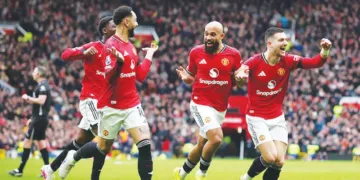 ടോട്ടനത്തിനെതിരെ ഗോള്‍ നേട്ടം ആഘോഷിക്കുന്ന യുണൈറ്റഡ് താരങ്ങള്‍