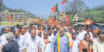 മൂന്നാറില്‍ ബിജെപിയില്‍ ചേര്‍ന്ന ദേവികുളം മുന്‍ എംഎല്‍എ എസ്. രാജേന്ദ്രനും വിവിധ പാര്‍ട്ടികളില്‍ നിന്നുള്ള നേതാക്കന്മാര്‍ക്കും നല്‍കിയ സ്വീകരണത്തോട് അനുബന്ധിച്ച് സംഘടിപ്പിച്ച റാലിക്ക് പാര്‍ട്ടി സംസ്ഥാന അധ്യക്ഷന്‍ രാജീവ് ചന്ദ്രശേഖര്‍ നേതൃത്വം നല്‍കുന്നു. എ.എന്‍. രാധാകൃഷ്ണന്‍, ജി. ഗുരുനാഥന്‍, അഡ്വ. പന്തളം പ്രതാപന്‍, എസ്. രാജേന്ദ്രന്‍, എന്‍. ഹരി, ശ്രീവിദ്യ രാജേഷ്, അഡ്വ. എസ്. സുരേഷ് തുടങ്ങിയവര്‍ സമീപം