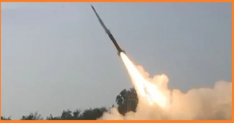 സോളിഡ് ഫ്യൂവല്‍ ഡക്ടറ്റ് റാംജെറ്റ് (എസ് എഫ് ഡി ആര്‍) സാങ്കേതികവിദ്യയുടെ സഹായത്തോടെ ഒഡിഷയിലെ ചന്ദീപൂരില്‍ നിന്നും പരീക്ഷണാര്‍ത്ഥം റോക്കറ്റ് കുതിക്കുന്നു