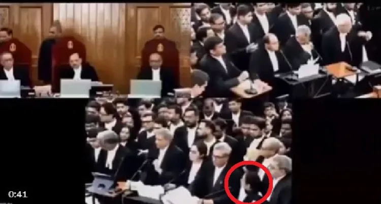 ചുവന്ന വളയത്തിനകത്ത് മമത ബാനര്‍ജി