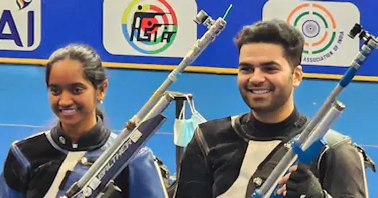 ഇളവേനില്‍ വാളറിവാനും അര്‍ജുന്‍ ബബൂറ്റയും