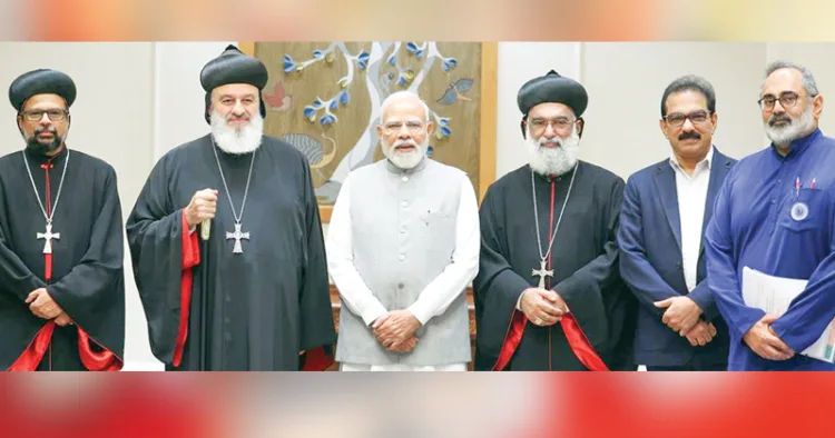 പ്രധാനമന്ത്രി നരേന്ദ്രമോദിയുമായി ആകമാന സുറിയാനി ഓര്‍ത്തഡോക്സ് സഭയുടെ പരമാദ്ധ്യക്ഷന്‍ പരിശുദ്ധ അന്ത്യോഖ്യാ പാത്രിയര്‍ക്കീസ് ഇഗ്നാത്തിയോസ് അപ്രേം ദ്വിതീയന്‍ ബാവ കൂടിക്കാഴ്ച നടത്തിയപ്പോള്‍. ആബൂന്‍ മോര്‍ ബസേലിയോസ് ജോസഫ് ബാവ, യൗസെബിയോസ് കുര്യാക്കോസ് മെത്രാപ്പൊലീത്ത, രാജീവ് ചന്ദ്രശേഖര്‍, സാബു എം. ജേക്കബ് എന്നിവര്‍ സമീപം