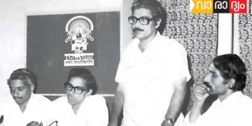 തപസ്യയുടെ ഒരു ആദ്യകാലയോഗം - 1977 പ്രൊഫ. കെ. ഗോപാലകൃഷ്ണന്‍ സംസാരിക്കുന്നു. വലത്തുനിന്ന് കെ.പി. ശശിധരന്‍, എം.എ കൃഷ്ണന്‍