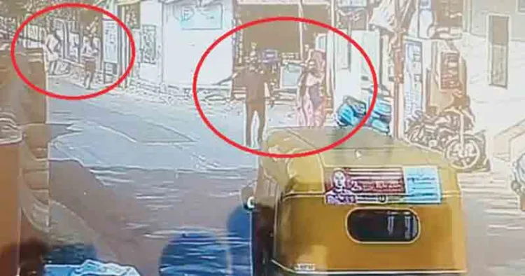 കൃത്യം നടത്തിയശേഷം ആഭരണങ്ങളുമായി പ്രതികള്‍ നടന്നുപോകുന്ന സിസിടിവി ദൃശ്യം