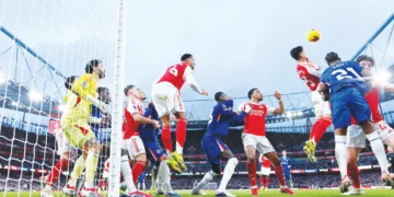 ഇംഗ്ലീഷ് പ്രീമിയര്‍ ലീഗ് ഫുട്‌ബോളില്‍ ആഴ്‌സണല്‍-ചെല്‍സി പോരാട്ടത്തില്‍ നിന്ന്‌