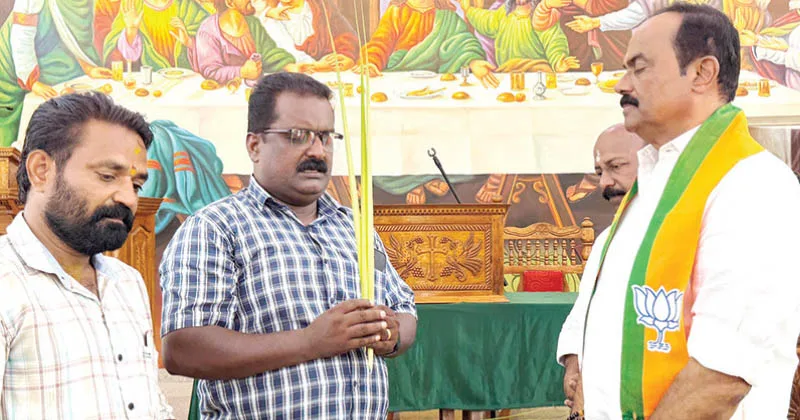 ഖുശ്ബു ഇന്ന് വൈകിട്ട് നാലിന് നെയ്യാറ്റിന്കരയില്; നാടെങ്ങും മഹാസമ്പര്ക്കം