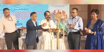 കൊച്ചിയില്‍ ഫിഷറീസ് ആന്‍ഡ് അക്വാകള്‍ച്ചര്‍ ഇന്‍ഫ്രാസ്ട്രക്ചര്‍ ഡെവലപ്മെന്റ് ഫണ്ട് സംബന്ധിച്ച അവലോകന യോഗവും ശില്‍പശാലയും കേന്ദ്രമന്ത്രി ജോര്‍ജ് കുര്യന്‍ ഉദ്ഘാടനം ചെയ്യുന്നു