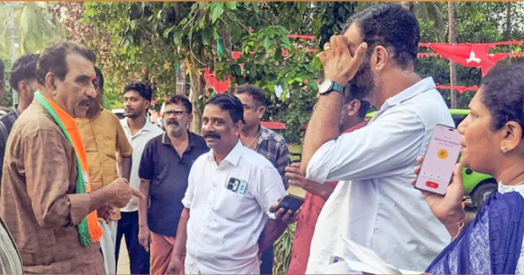 ബി. ഗോപാലകൃഷ്ണന്‍ പ്രചരണത്തിനിടെ