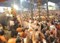 ഗുരുവായൂര്‍ ഉത്സവത്തിന്റെ സമാപന ദിനമായ ഇന്നലെ ഭഗവാന്‍ ആറാട്ടിനായി സ്വര്‍ണക്കോലത്തില്‍ പുറത്തേക്ക് എഴുന്നള്ളിയപ്പോള്‍. പഞ്ചലോഹത്തിടമ്പേറ്റിയത് കൊമ്പന്‍ ദാമോദര്‍ദാസ്‌