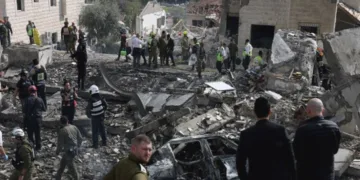 ഇസ്രയേലിലെ ജെറുസലെമില്‍ ഇറാന്‍ അയച്ച ബലിസ്റ്റിക് മിസൈല്‍ വീണുണ്ടായ നാശനഷ്ടങ്ങള്‍