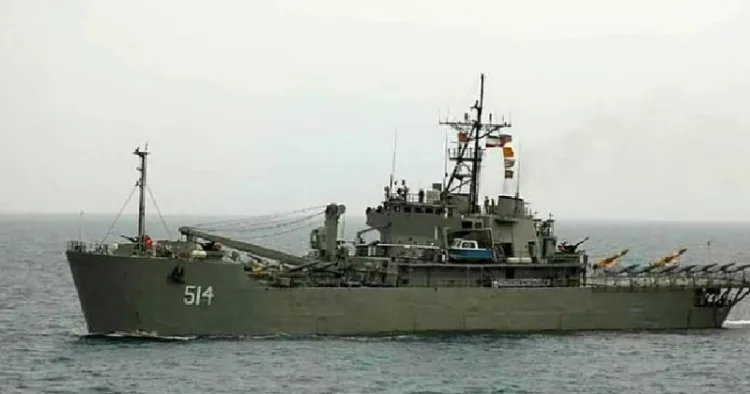 ഇന്ത്യ കൊച്ചിയില്‍ അഭയം നല്‍കിയ ഇറാന്‍റെ കപ്പലായ ലവന്‍. ഇതിനെ 183 ഇറാനിയന്‍ ജീവനക്കാര്‍ക്ക് നാവികസേന ആസ്ഥാനത്ത് അഭയവും നല്‍കിയിട്ടുണ്ട്.