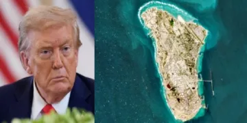 ഖാര്‍ഗെ ദ്വീപ് (വലത്ത്)