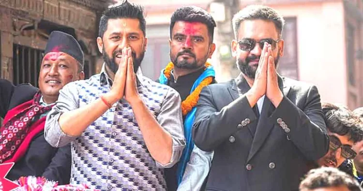 നിയുക്ത നേപ്പാള്‍ പ്രധാനമന്ത്രി ബാലേന്ദ്ര ഷാ (വലത്ത്) ആര്‍.എസ്.പി തലവന്‍ റാബി ലാമിച്ചാനെ (ഇടത്ത് )