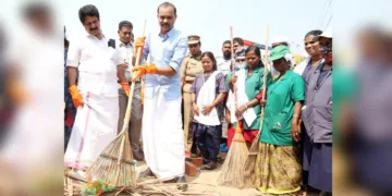 ആറ്റുകാല്‍ പൊങ്കാലയ്ക്ക് ശേഷം നഗരം ശുചീകരിക്കുന്ന പ്രവര്‍ത്തികളുടെ ഉദ്ഘാടനം മേയര്‍ വി.വി. രാജേഷ് നിര്‍വഹിക്കുന്നു