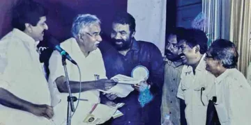 കാലടി ഗവ. ഹൈസ്‌കൂളില്‍ പഌസ് ടു അനുവദിക്കണമെന്നാവശ്യപ്പെട്ട് 2013ല്‍ വി. ശിവന്‍കുട്ടിയുടെ നേതൃത്വത്തില്‍ മുഖ്യമന്ത്രി ഉമ്മന്‍ചാണ്ടിക്ക് നിവേദനം നല്‍കുന്നു (ഫയല്‍ ചിത്രം)