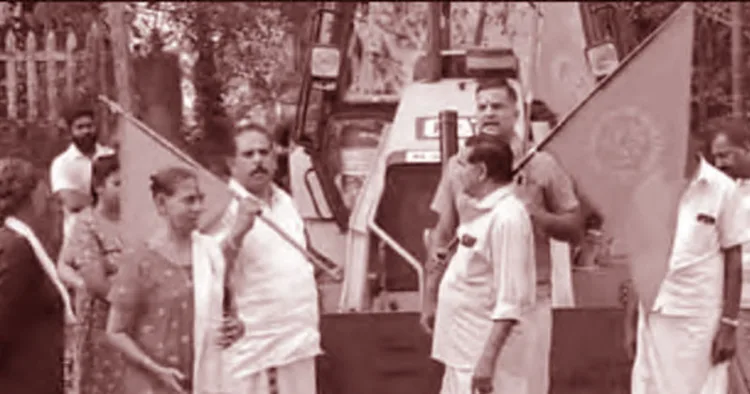 പഞ്ചായത്ത് പ്രസിഡന്റ് സാമ്പു പുതുപ്പറമ്പില്‍, വാര്‍ഡ് മെമ്പര്‍ സിജി വര്‍ഗ്ഗീസ് എന്നിവരുടെ നേതൃത്വത്തില്‍ ജെസിബിയുമായി വെന്നിമല ക്ഷേത്ര ഭൂമി കയ്യേറാന്‍ എത്തിയ സംഘത്തെ വിശ്വാസികള്‍ തടയുന്നു