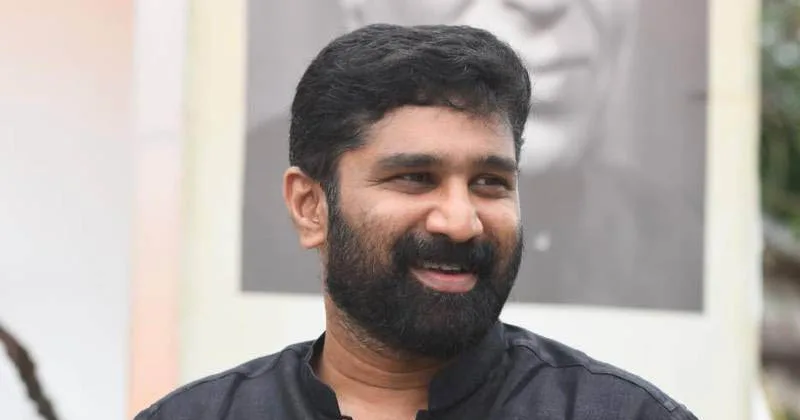 പിണറായി തോൽക്കാൻ കാരണം SIR ആണെന്ന അഭിജിത് ദീപ്കെയുടെ പ്രസ്താവന: ഈയാം പാറ്റകൾ ഓവറാക്കി ചളമാക്കരുതെന്ന് സിജെപിക്കെതിരെ വി ടി ബല്റാം