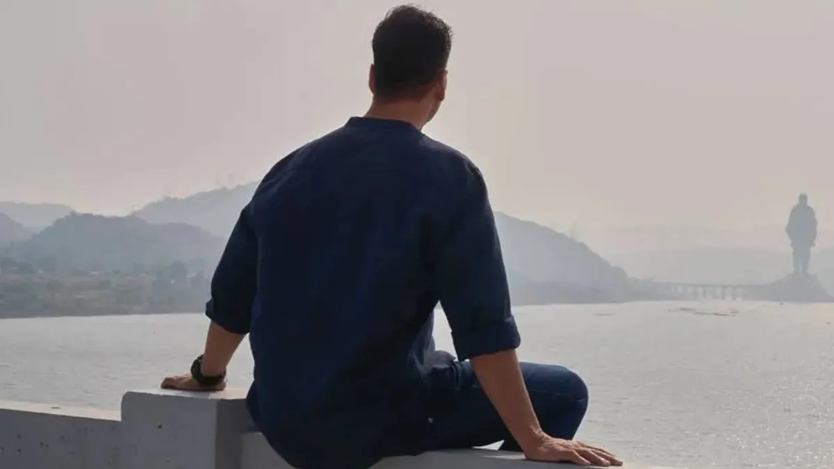 ഷാരൂഖ് ഖാനോ രജനീകാന്തോ ഒന്നുമല്ല, യഥാർത്ഥ ബോക്സ് ഓഫീസ് ജേതാവ് ആരാണ് ? 100 കോടിയിലധികം കളക്ഷൻ നേടിയ 20 സിനിമകൾ ഈ താരത്തിനുണ്ട്