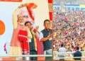 ആസാമിലെ ഗോഗാമുഖില്‍ തെരഞ്ഞെടുപ്പ് പൊതുയോഗത്തില്‍ പങ്കെടുക്കാനെത്തിയ പ്രധാനമന്ത്രി നരേന്ദ്ര മോദി ജനങ്ങളെ അഭിവാദ്യം ചെയ്യുന്നു