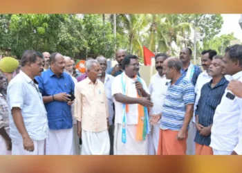 കുന്നത്തുനാട് പഞ്ചായത്തിലെ തെരഞ്ഞെടുപ്പ് പര്യടനത്തില്‍ ബാബു ദിവാകരന് നടുമുകളില്‍ നല്‍കിയ സ്വീകരണം