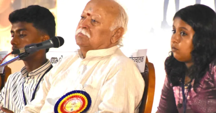 എറണാകുളം ഭാസ്കരീയം കണ്വെന്ഷന് സെന്ററില് ബാലഗോകുലം ബാലനേതൃശിബിരത്തില് ആര്എസ്എസ് സര്സംഘചാലക് ഡോ. മോഹന് ഭാഗവത് സംസാരിക്കുന്നു