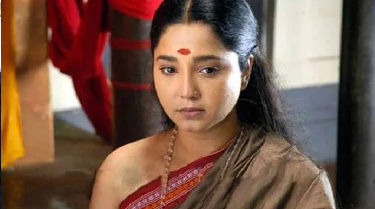 ജീവൻ പോകുന്ന വേദന, ബ്ലീഡിങ് കൂടി കിടക്ക നനഞ്ഞു, യൂട്രസ് കൈ ഉപയോഗിച്ച് എടുത്ത് കളഞ്ഞാലോയെന്ന് തോന്നി, തന്നെ സഹായിച്ചത്…