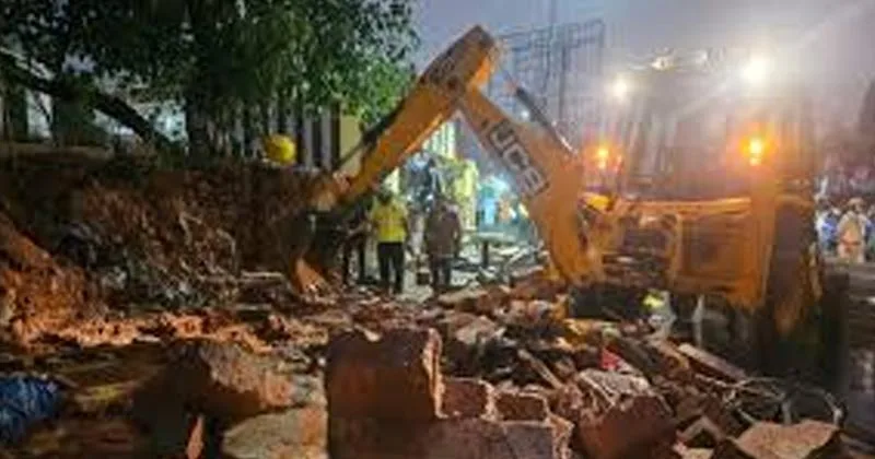 ബംഗളൂരുവില്‍ കനത്ത മഴയും കാറ്റും: ആശുപത്രിയുടെ ചുറ്റുമതില്‍ തകര്‍ന്ന് മലയാളികള്‍ ഉള്‍പ്പെടെ 7 മരണം