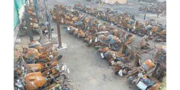 കത്തിനശിച്ച വാഹനങ്ങളില്‍ ഇനിയും എടുത്തു കൊണ്ടു പോകാത്ത ഇരുചക്രവാഹനങ്ങള്‍