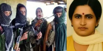 ഗിരിജാ ടിക്കൂ (വലത്ത്) 1990കളിലെ കശ്മീരിലെ ഭീകരര് (ഇടത്ത്)