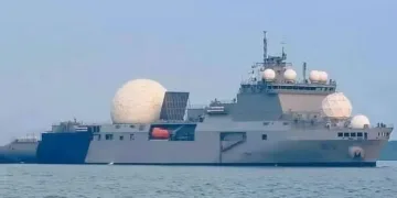 ഇന്ത്യയുടെ ധ്രുവ് പാകിസ്ഥാന്‍റെ മിസൈല്‍ പരീക്ഷണം നിരീക്ഷിക്കുന്നു