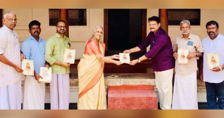 ആദിശങ്കര ജയന്തി ദേശീയ സെമിനാര്‍ ബ്രോഷര്‍ ചിന്മയാ ഇന്റര്‍നാഷണല്‍ ഫൗണ്ടേഷന്‍ ശോധ് സംസ്ഥാന്‍
ചെയര്‍പേഴ്‌സണ്‍ പ്രൊഫ. ഗൗരി മഹുലിക്കറും ജന്മഭൂമി ഡെപ്യൂട്ടി ജനറല്‍ മനേജര്‍ കെ.എം. ശ്രീദാസും ചേര്‍ന്ന് പ്രകാശനം ചെയ്യുന്നു. ഡോ. പി.എന്‍. സുദര്‍ശനന്‍, അസി. പ്രൊഫ. ഡോ. ജി. രാജശേഖര റെഡ്ഡി, എന്‍.എസ്. ബാബു,
കെ.കെ. മനോജ്, സി.എന്‍. ഉണ്ണികൃഷ്ണന്‍ സമീപം