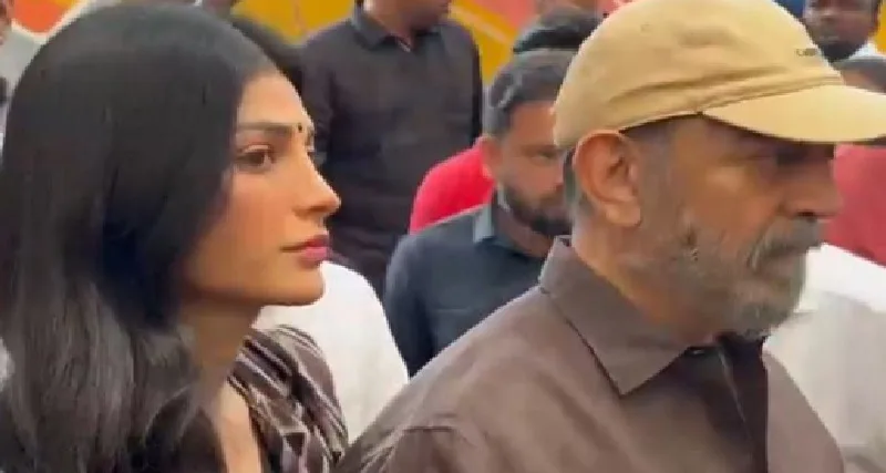 വോട്ട് ചെയ്യാനെത്തിയപ്പോഴും വിഐപി മസിലുപിടുത്തവുമായി കമല്‍ ഹാസന്‍, ക്യൂ തെറ്റിച്ച് മുന്നില്‍ പോയി കമലും മകളും;സോഷ്യല്‍ മീഡിയയില്‍ പൊങ്കാല