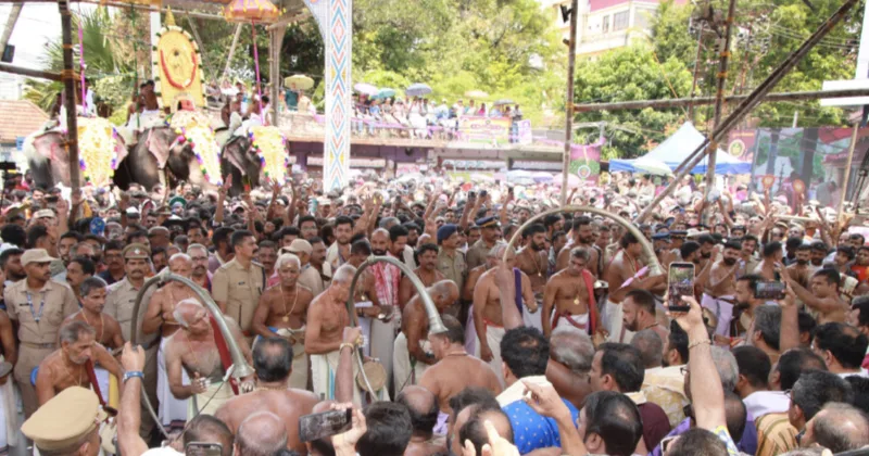 തൃശൂര്‍ പൂരം: ഹൃദ്യമായി തിരുവമ്പാടിയുടെ മഠത്തില്‍വരവ്