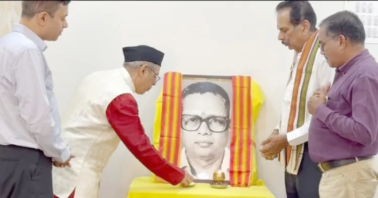 മാധവ്ജിയുടെ ജന്മശതാബ്ദി ആഘോഷത്തോടനുബന്ധിച്ച് പൂനെയില്‍ നടന്ന പരിപാടി ആചാര്യ ഗുരു വിലാസ് വൈശമ്പായന്‍ ഉദ്ഘാടനം ചെയ്യുന്നു