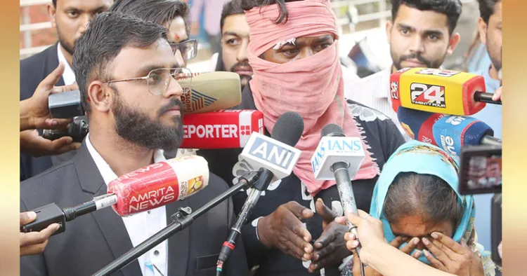 വൈറല്‍ പെണ്‍കുട്ടിയുടെ മാതാപിതാക്കള്‍ മാധ്യമങ്ങളോട് സംസാരിക്കുന്നു