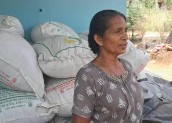 തെങ്കര മെഴുകുംപാറയിലെ കാവുങ്ങല്‍ പത്മാവതി 22000 കിലോ നെല്ല് വീടിന് പുറക് വശത്ത് ചാക്കില്‍ നിറച്ച് സൂക്ഷിച്ച നിലയില്‍