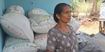 തെങ്കര മെഴുകുംപാറയിലെ കാവുങ്ങല്‍ പത്മാവതി 22000 കിലോ നെല്ല് വീടിന് പുറക് വശത്ത് ചാക്കില്‍ നിറച്ച് സൂക്ഷിച്ച നിലയില്‍