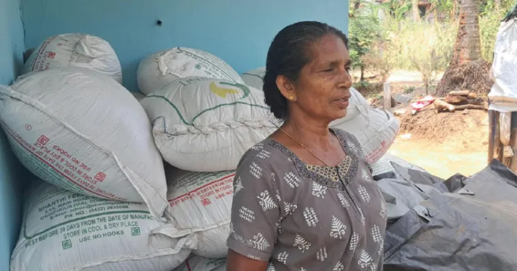 തെങ്കര മെഴുകുംപാറയിലെ കാവുങ്ങല്‍ പത്മാവതി 22000 കിലോ നെല്ല് വീടിന് പുറക് വശത്ത് ചാക്കില്‍ നിറച്ച് സൂക്ഷിച്ച നിലയില്‍