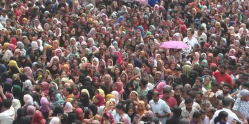 ദുഃഖം താങ്ങാനാവാതെ........ വാല്‍പ്പാറ ദുരന്തത്തില്‍ മരണമടഞ്ഞവരെ അവസാനമായി കാണാനെത്തിയ നാട്ടുകാര്‍