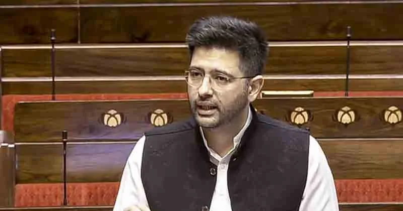 ആം ആദ്മിക്ക് കനത്ത തിരിച്ചടി; രാഘവ് ഛദ്ദ ഉൾപ്പടെയുള്ള മൂന്ന് രാജ്യസഭാ എംപിമാർ പാർട്ടി വിട്ട് ബിജെപിയിലേക്ക്