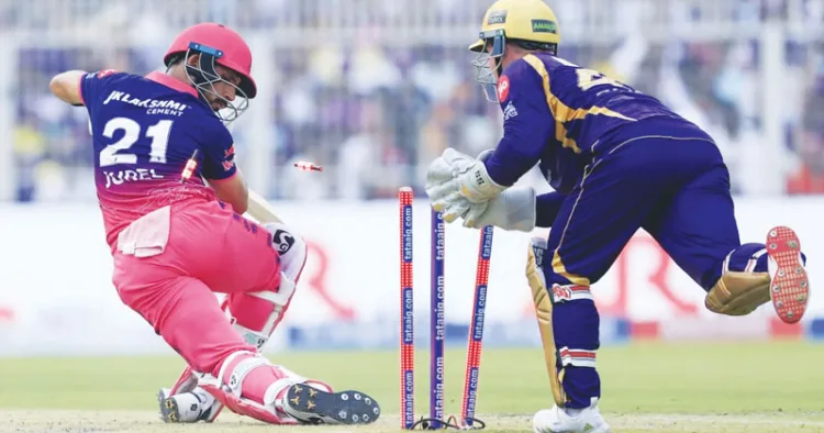 രാജസ്ഥാന്‍ ബാറ്റര്‍ ധ്രുവ് ജുറെലിനെ കൊല്‍ക്കത്ത വിക്കറ്റ് കീപ്പര്‍ ടിം സെയ്‌ഫേര്‍ട്ട് സ്റ്റംപിങ്ങിലൂടെ പുറത്താക്കുന്നു