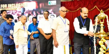 എറണാകുളം ബിടിഎച്ചില്‍ നടന്ന സക്ഷമ പ്രൊഫഷണല്‍ മീറ്റ് അപ്പ് ആരോഗ്യ യൂണിവേഴ്സിറ്റി വിസി ഡോ. മോഹനന്‍ കുന്നുമ്മല്‍ ഉദ്ഘാടനം ചെയ്യുന്നു