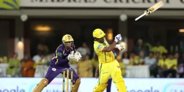 കൊല്ക്കത്തയ്ക്കെതിരായ മത്സരത്തില് ബാറ്റിങ്ങിനിടെ ചെന്നൈ താരം സഞ്ജു സാംസണിന്റെ കൈയില് നിന്നും ബാറ്റ് തെറിച്ചുപോയപ്പോള്